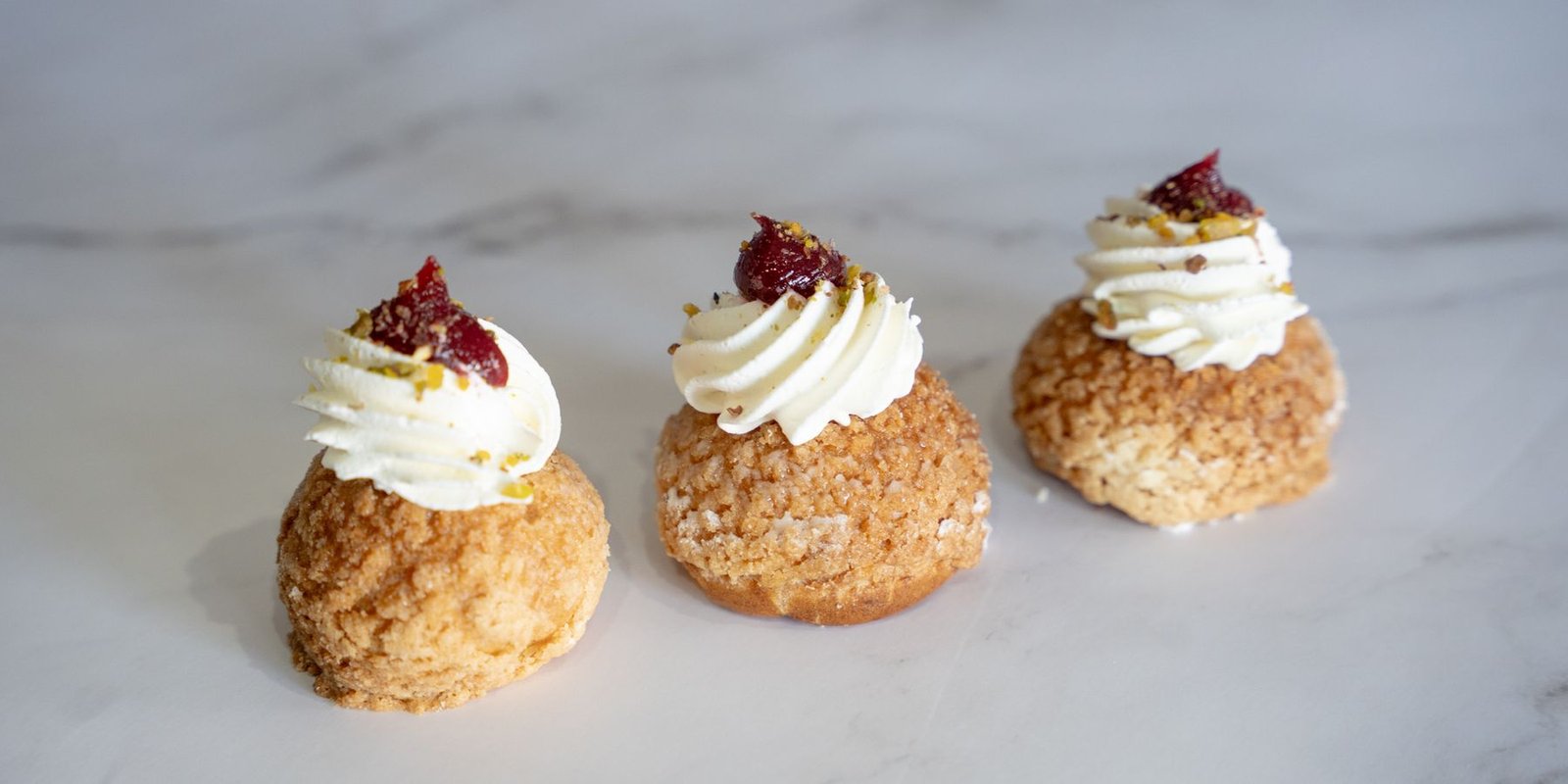 Mini profiteroles de Mi Dulce Reinado